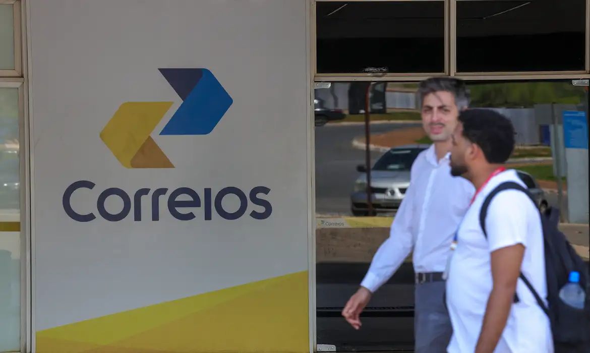 TST suspende julgamento de dissídio da greve dos Correios