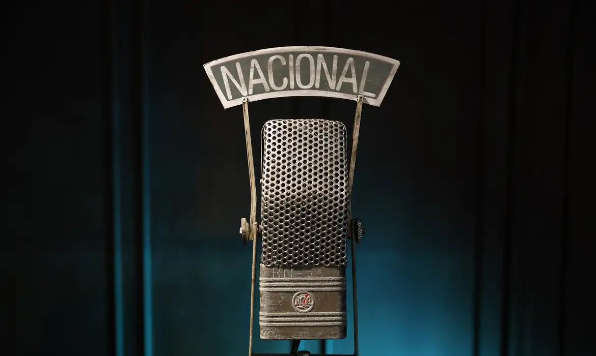 Rádio Nacional: há 90 anos acontecia a primeira transmissão
