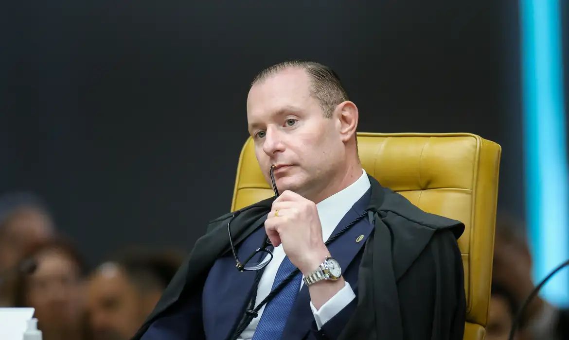 Zanin: não dá para investigar Moraes sem julgar atos de Mendonça