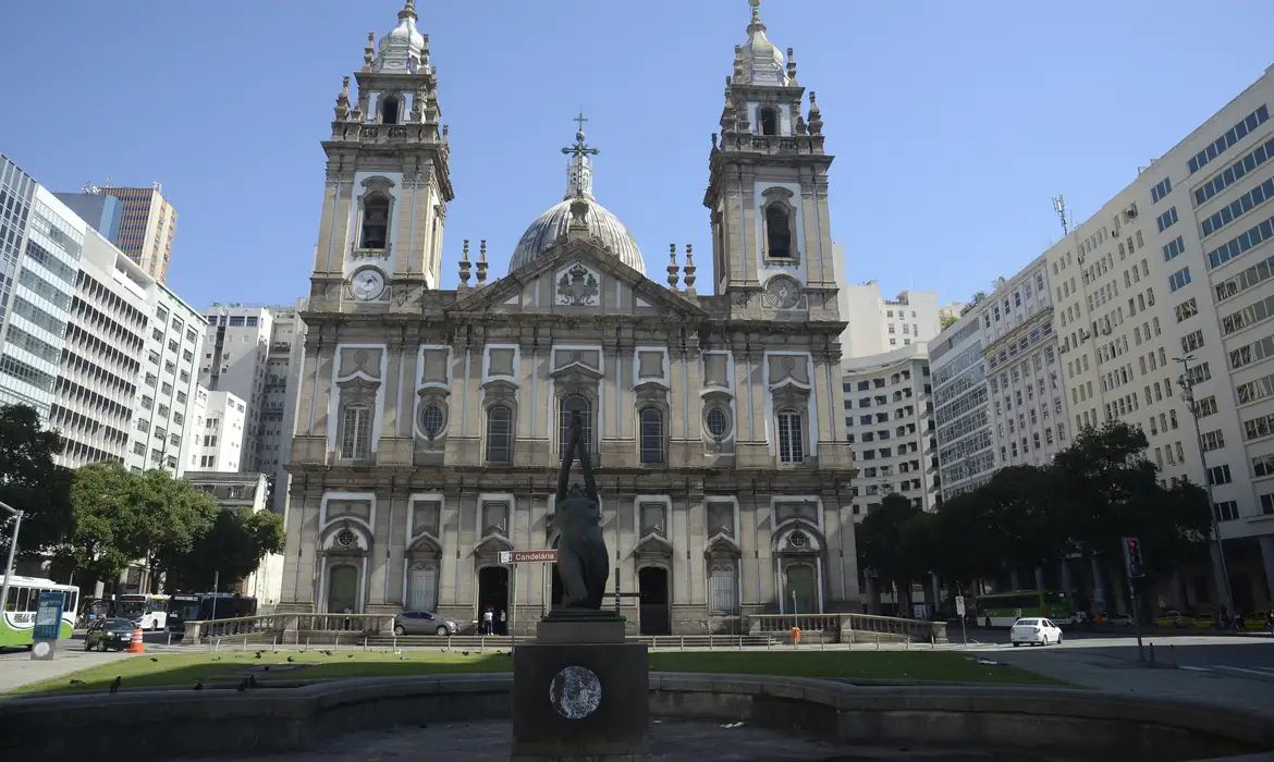 Igreja Nossa Senhora da Candelária celebra 215 anos da primeira missa