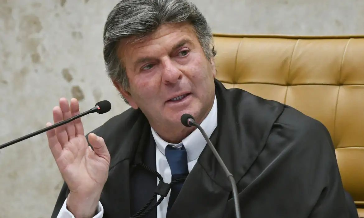 Fux dá 15 dias para União e BC responderem sobre empréstimo ao BRB