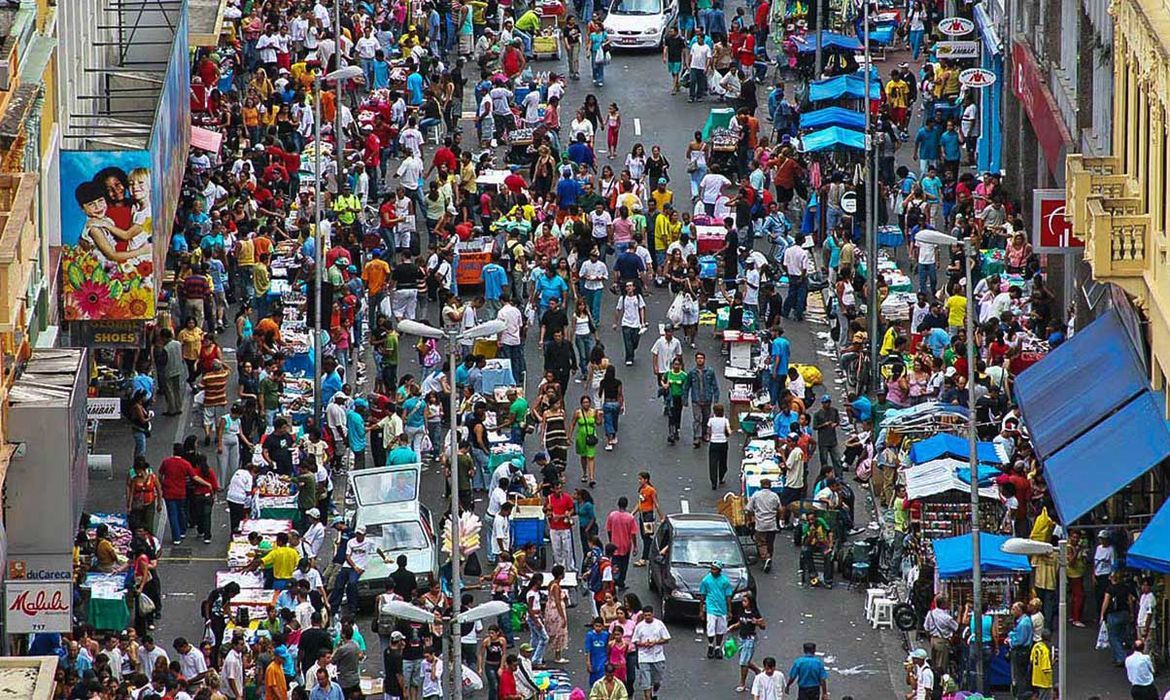 MPSP recomenda intervenção na Feira do Brás por causa de dívida
